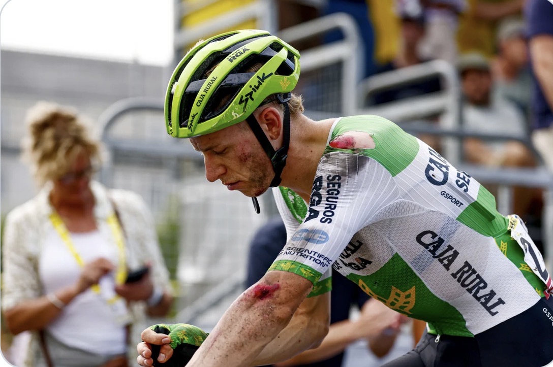 Alex Molenaar uit de Tour door valpartij